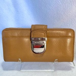 Michael Kors womens zip buckle wallet in caramel pebble leather